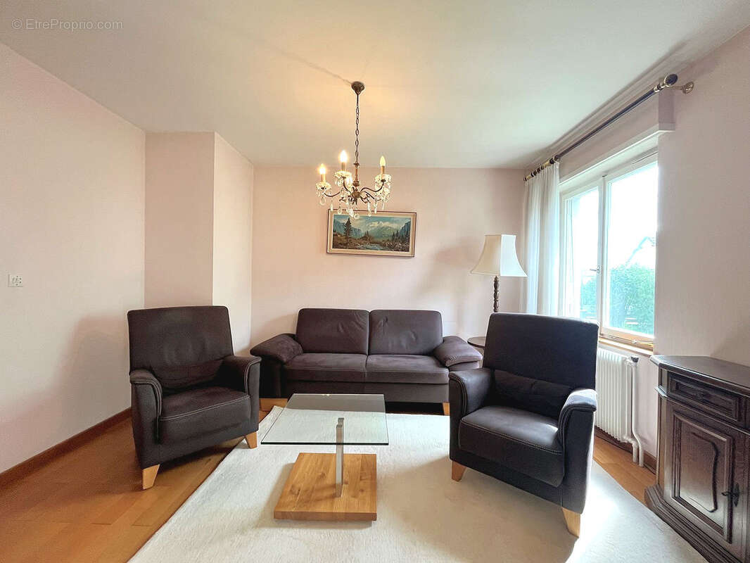 Maison à VILLAGE-NEUF