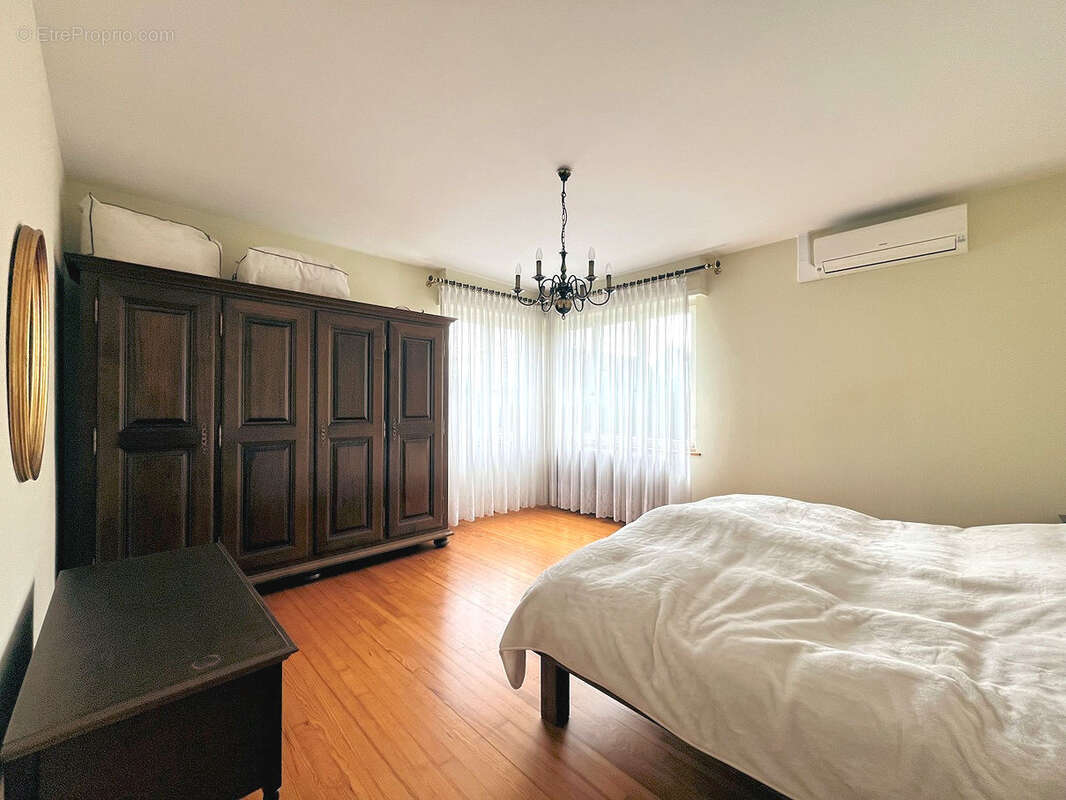 Maison à VILLAGE-NEUF