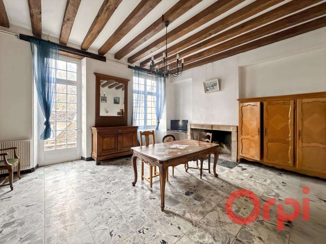 Maison à SAINT-AMAND-MONTROND