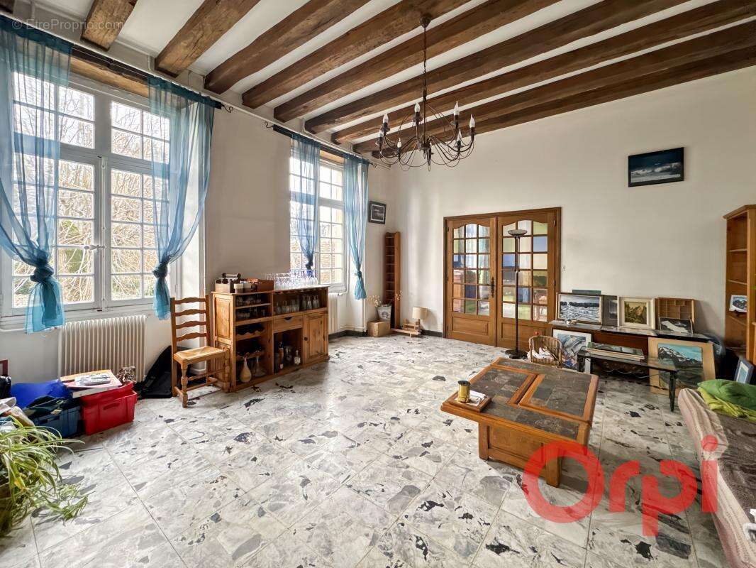 Maison à SAINT-AMAND-MONTROND