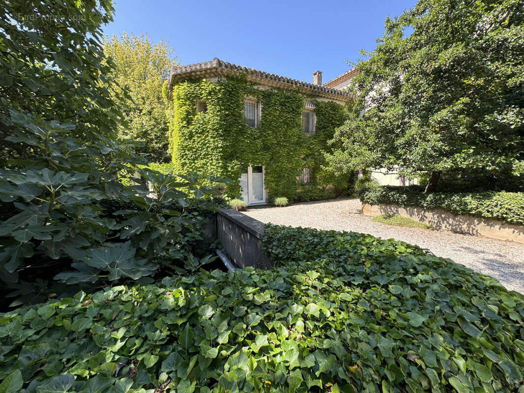 Maison à L&#039;ISLE-SUR-LA-SORGUE