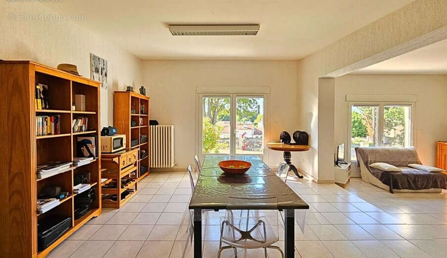 Maison à PELISSANNE