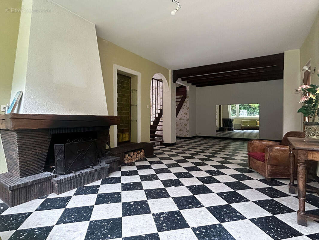 Maison à BRUAY-LA-BUISSIERE