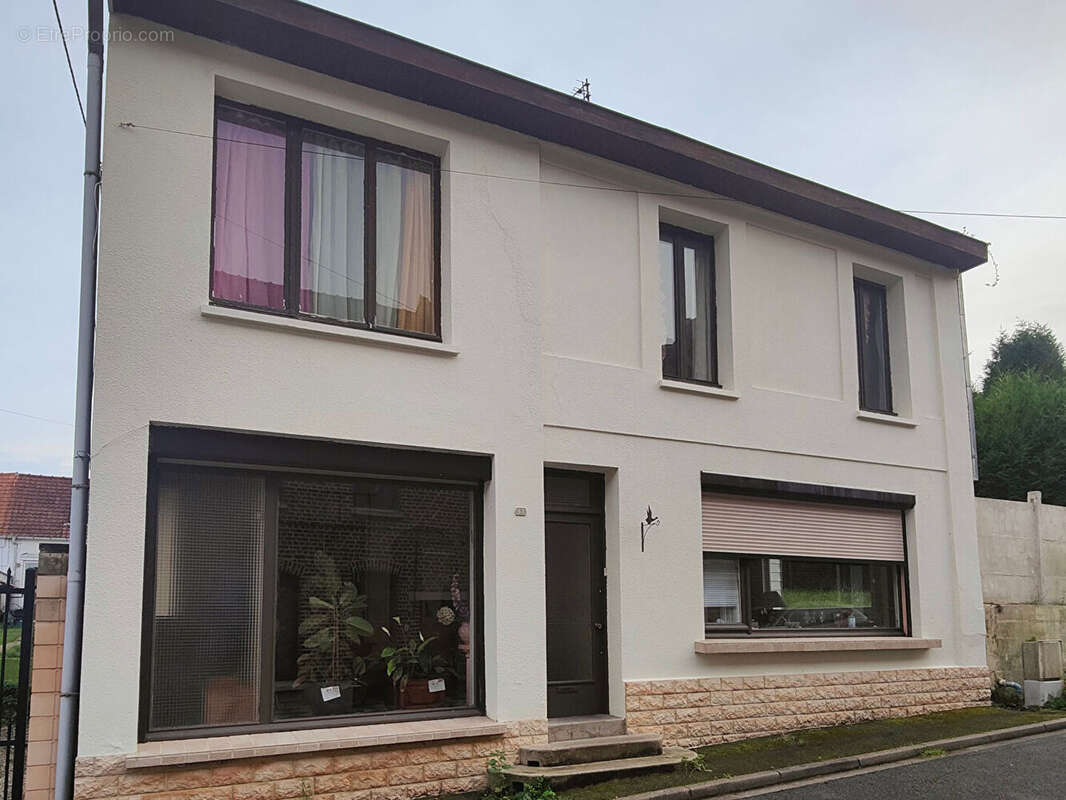 Maison à BRUAY-LA-BUISSIERE