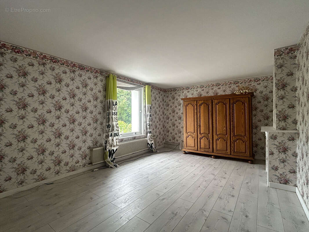 Maison à BRUAY-LA-BUISSIERE