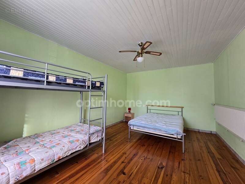 Maison à SERRES-ET-MONTGUYARD