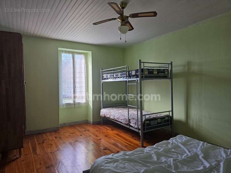 Maison à SERRES-ET-MONTGUYARD