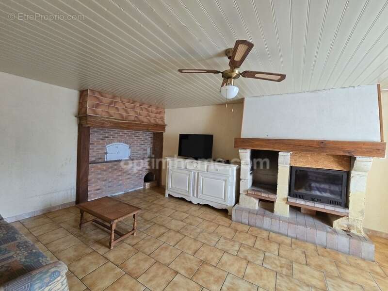 Maison à SERRES-ET-MONTGUYARD