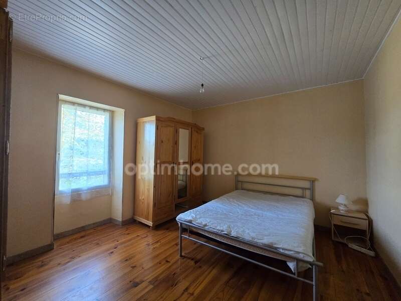 Maison à SERRES-ET-MONTGUYARD