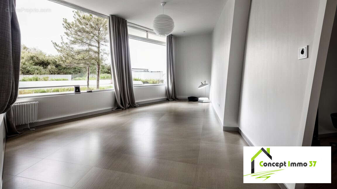 Appartement à LA VILLE-AUX-DAMES