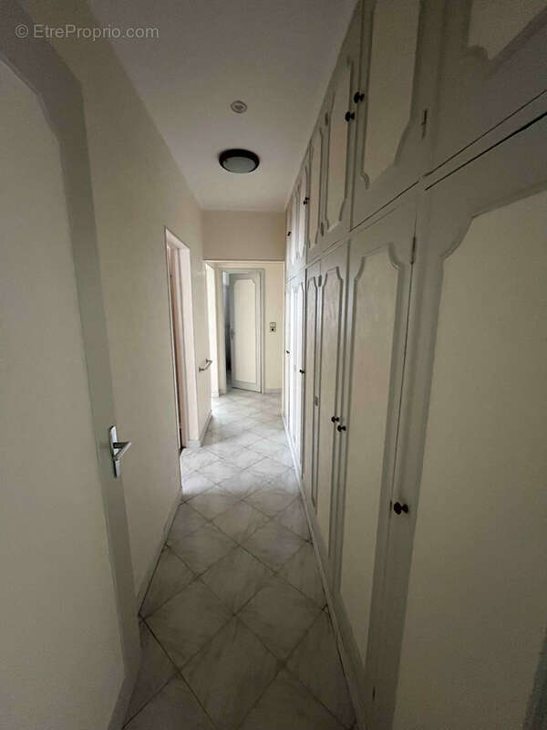 Appartement à PARAY-VIEILLE-POSTE