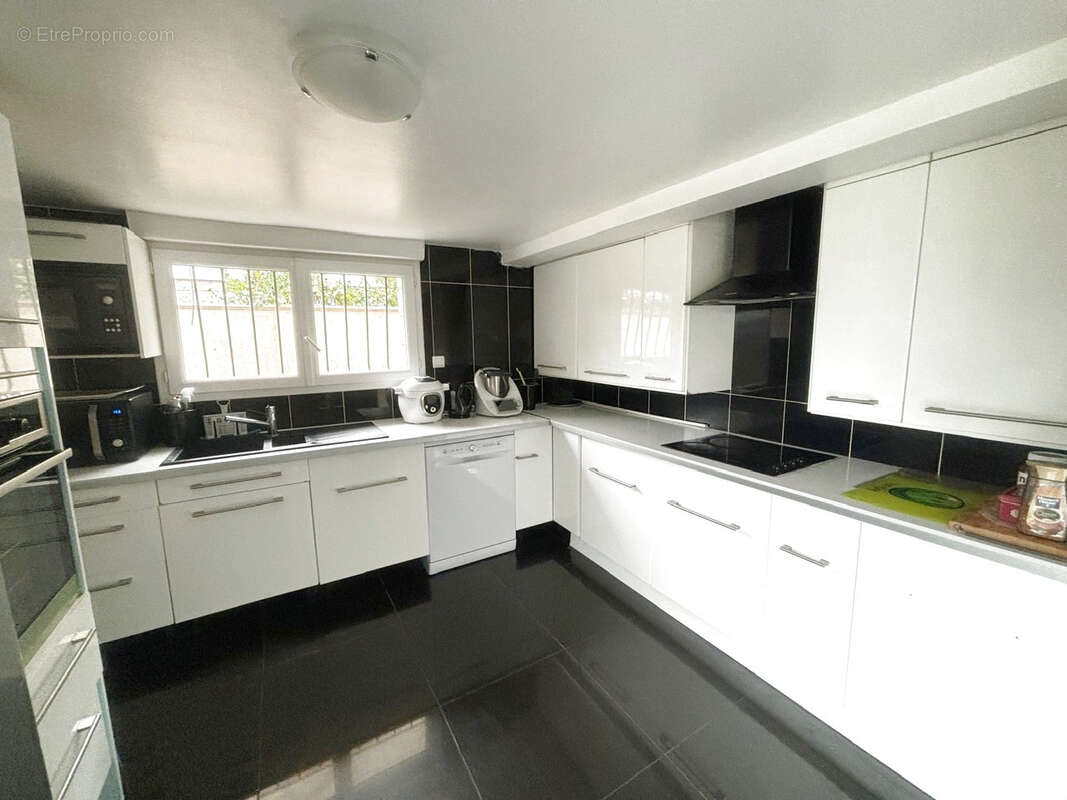 Maison à MONTIGNY-LES-CORMEILLES