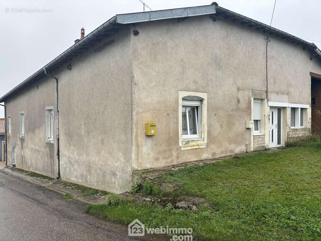 Maison à COUROUVRE
