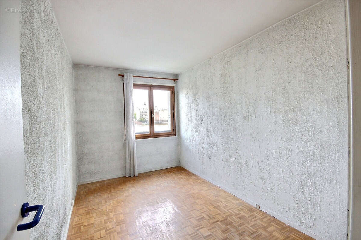 Appartement à FRESNES