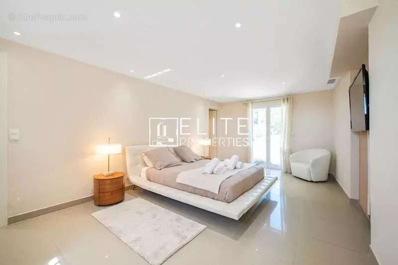 Maison à MOUANS-SARTOUX