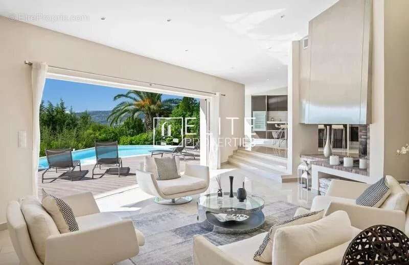 Maison à MOUANS-SARTOUX