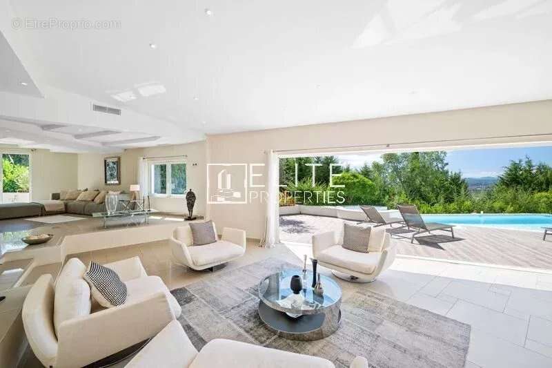 Maison à MOUANS-SARTOUX