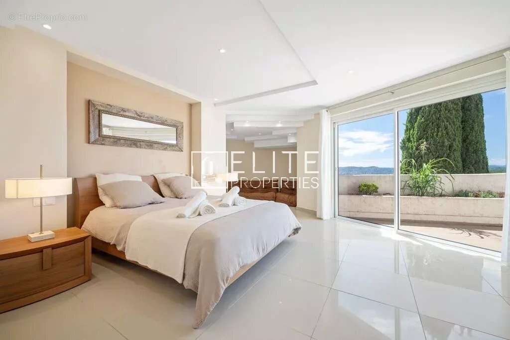 Maison à MOUANS-SARTOUX