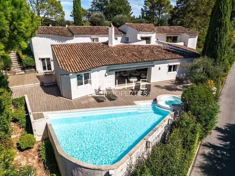 Maison à MOUANS-SARTOUX