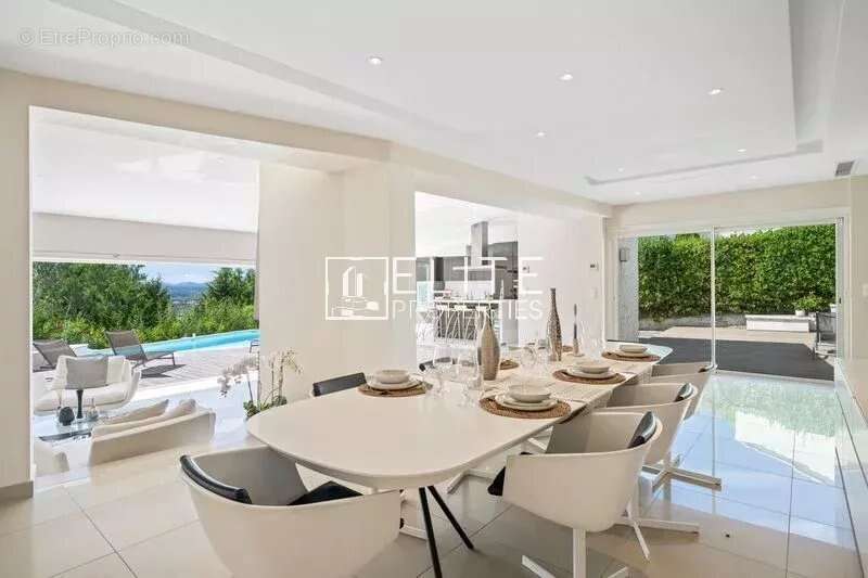 Maison à MOUANS-SARTOUX