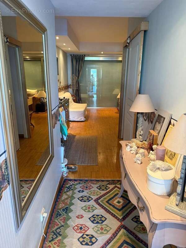 Appartement à VILLENEUVE-LOUBET