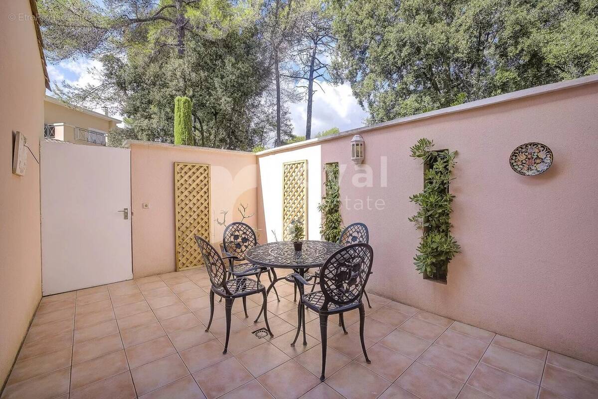 Maison à MOUGINS