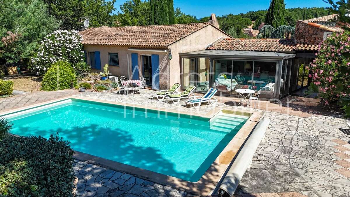 Maison à BAGNOLS-EN-FORET