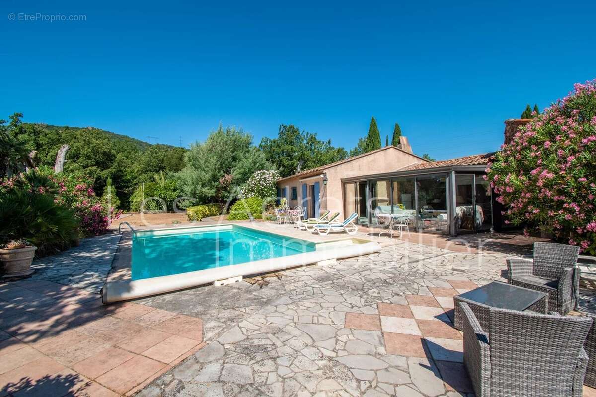 Maison à BAGNOLS-EN-FORET