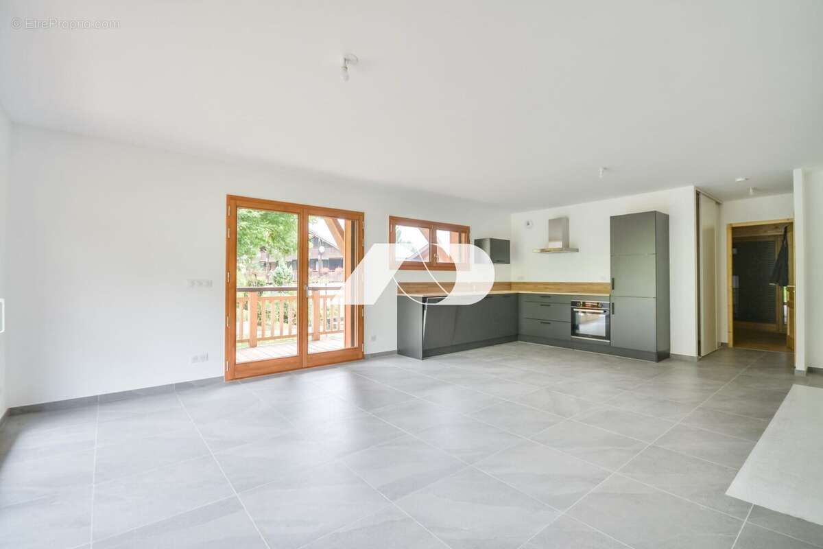 Appartement à ESSERT-ROMAND