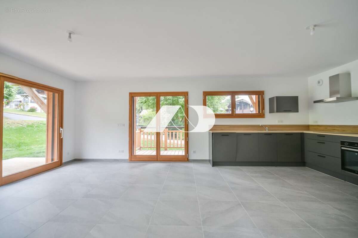 Appartement à ESSERT-ROMAND