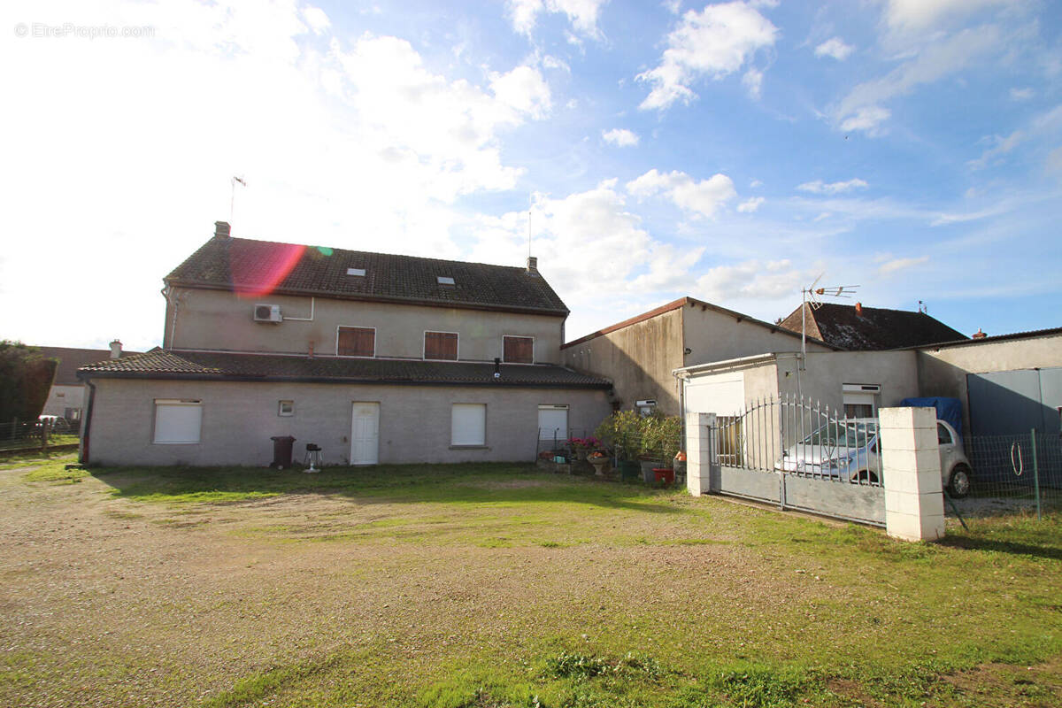 Appartement à SAINT-CYR