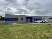 Commerce à SAINT-PIERRE-MONTLIMART