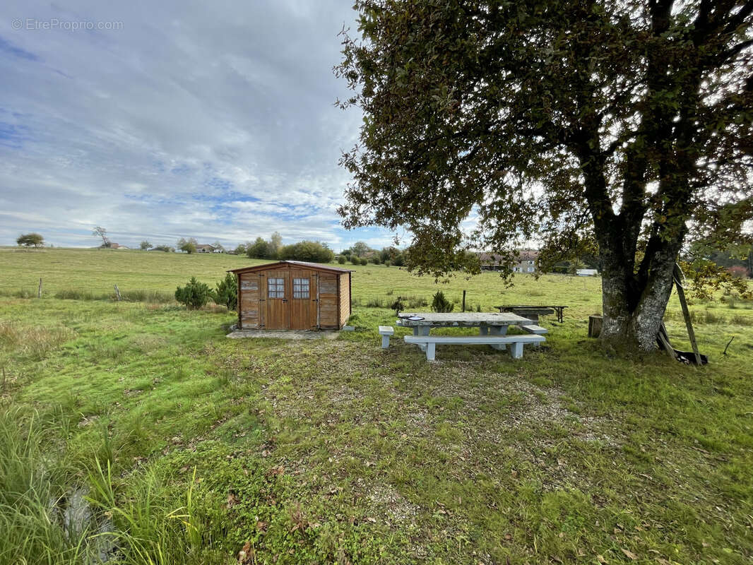 Terrain à MAGNIVRAY