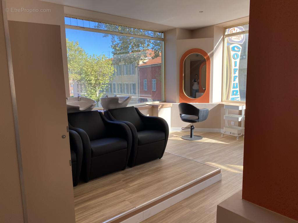 Commerce à MOUANS-SARTOUX