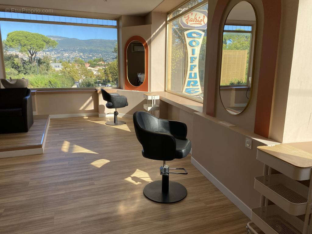 Commerce à MOUANS-SARTOUX