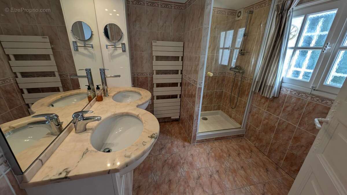 Maison à SIX-FOURS-LES-PLAGES