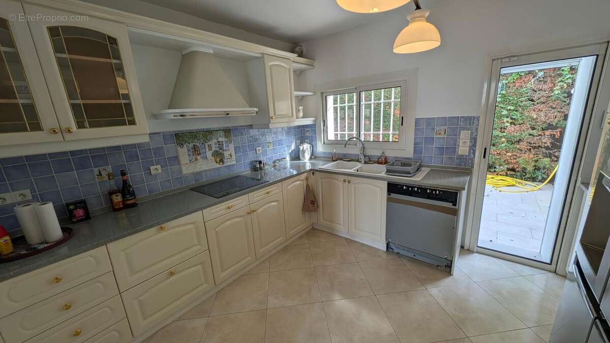 Maison à SIX-FOURS-LES-PLAGES