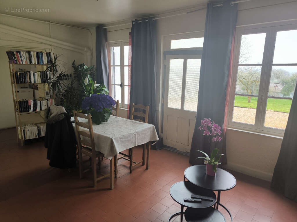 Maison à AUNAY-EN-BAZOIS