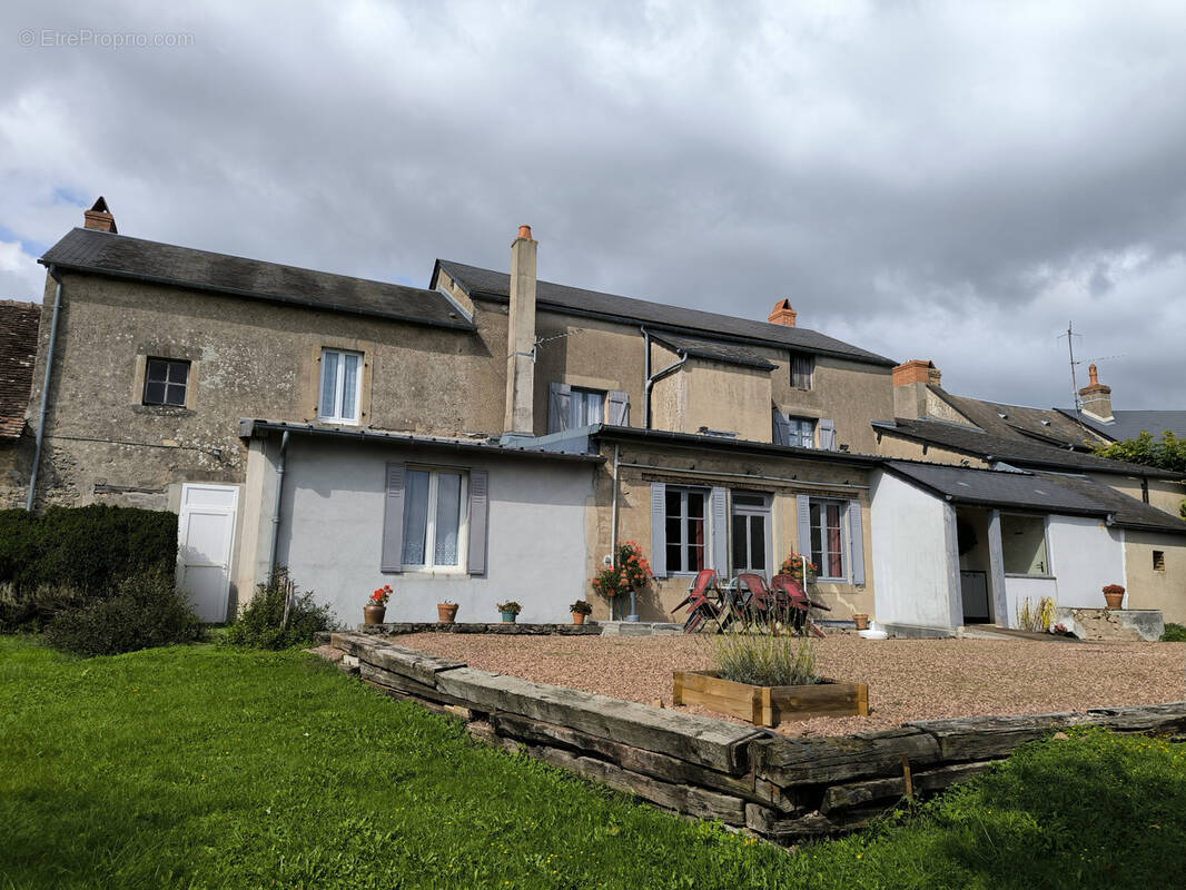 Maison à AUNAY-EN-BAZOIS