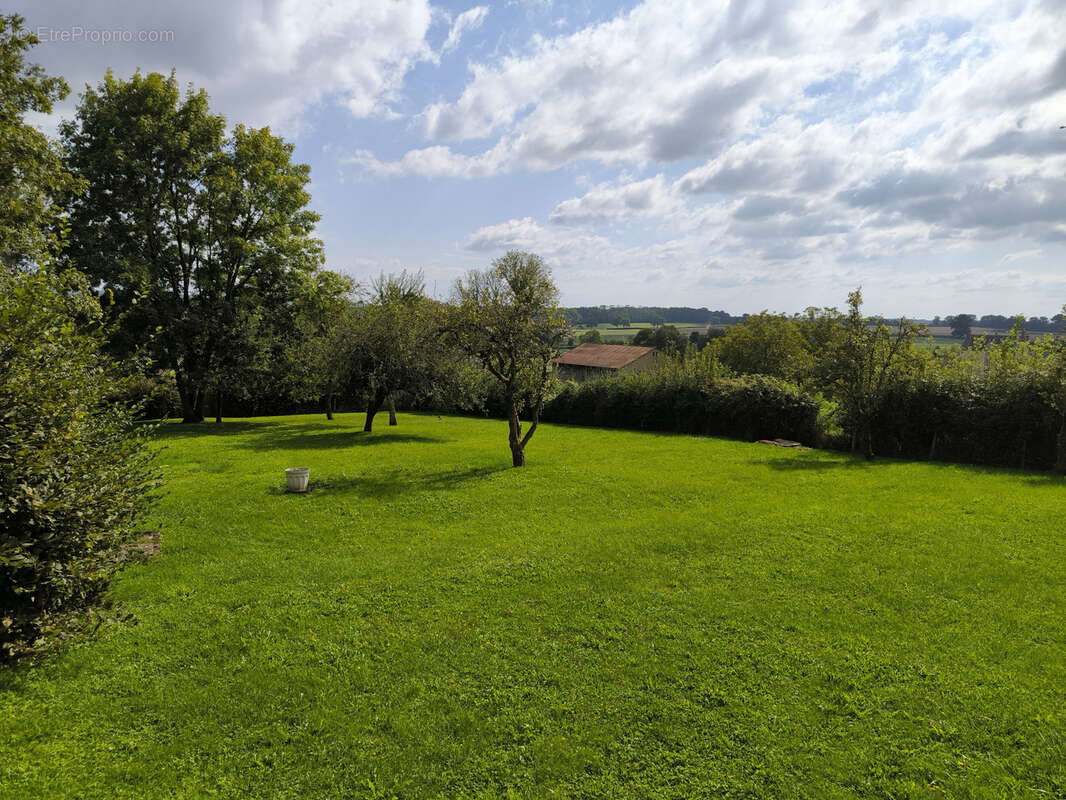 Maison à AUNAY-EN-BAZOIS