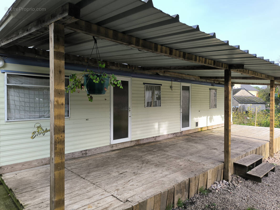 Terrain à TAMNAY-EN-BAZOIS