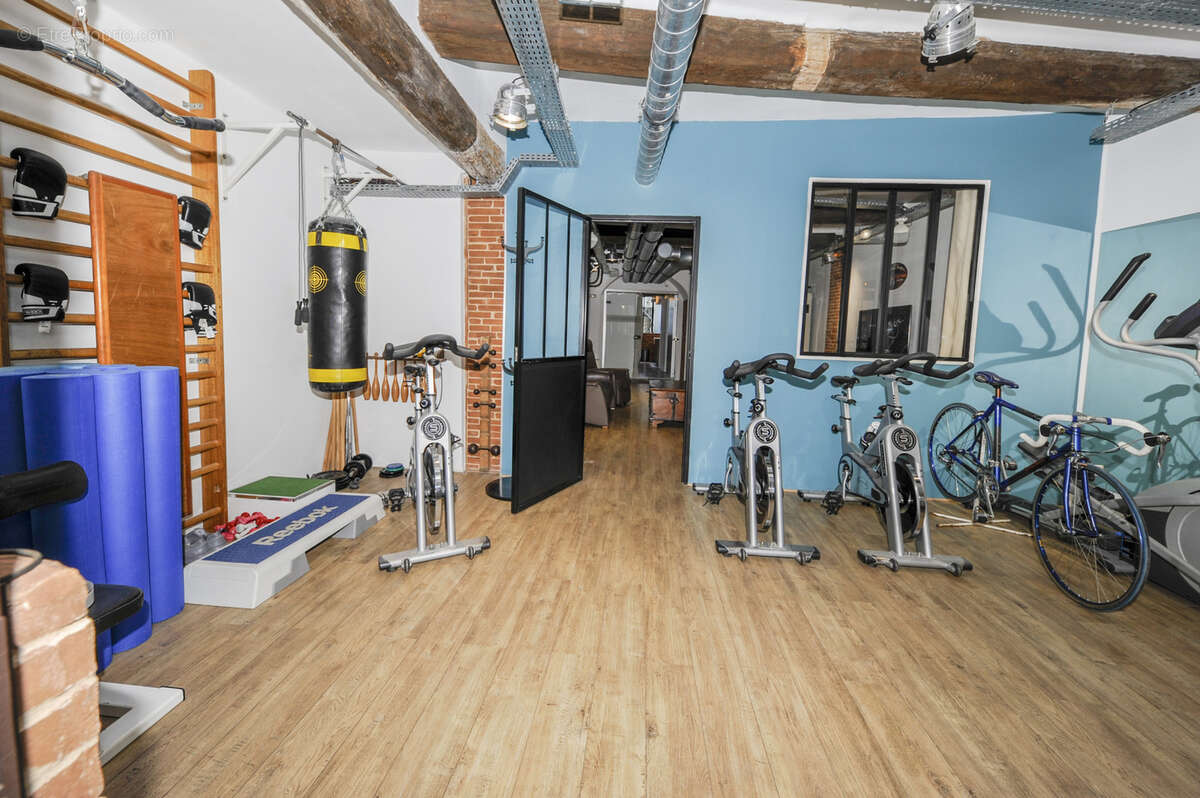 Commerce à LA SEYNE-SUR-MER