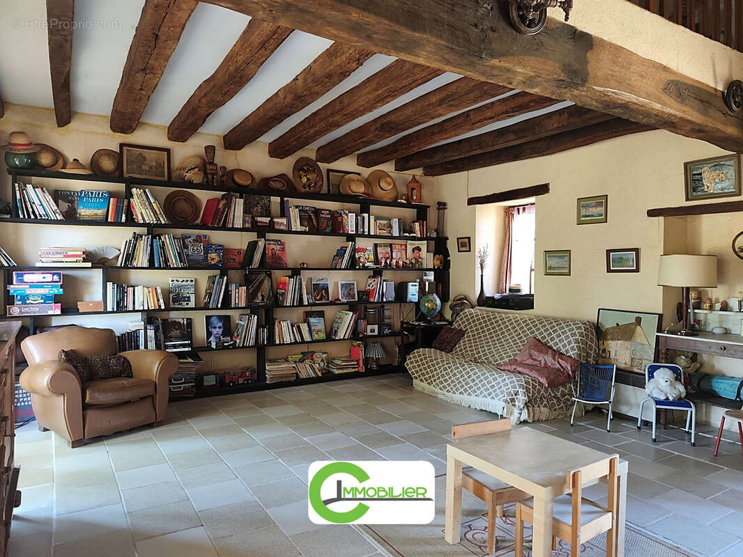 Maison à SEMUR-EN-VALLON