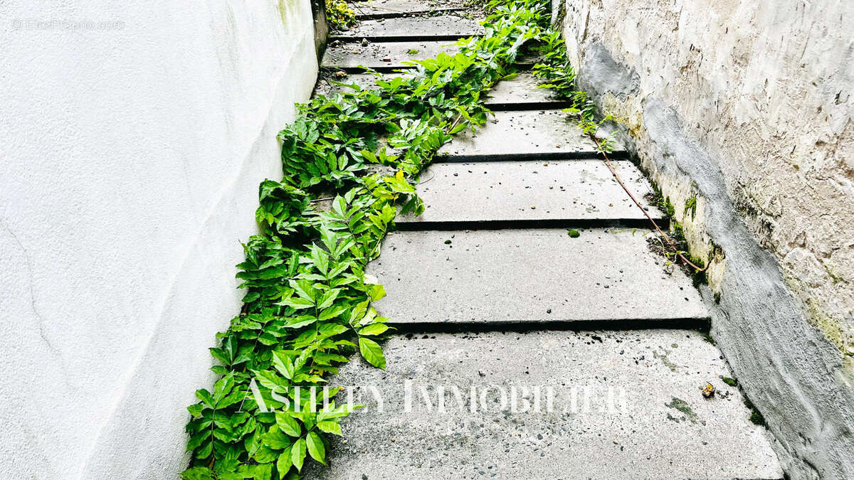 Maison à LE GUE-DE-VELLUIRE