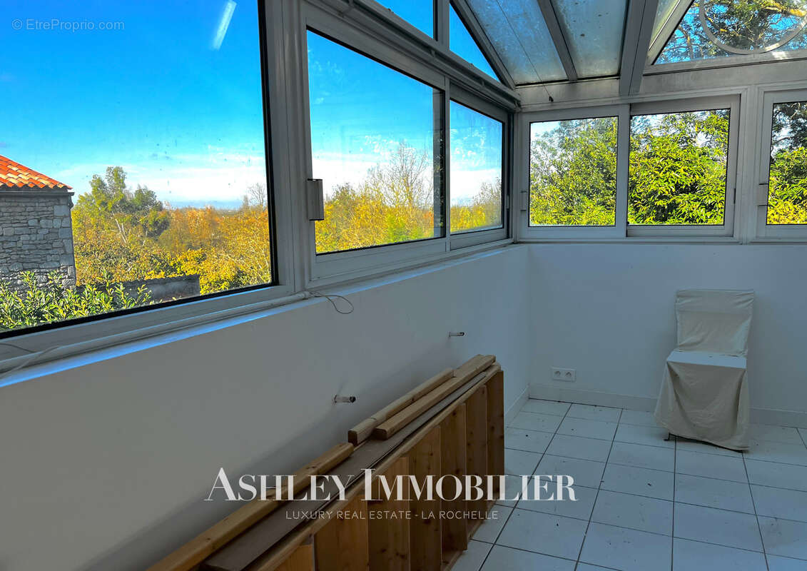 Maison à LE GUE-DE-VELLUIRE