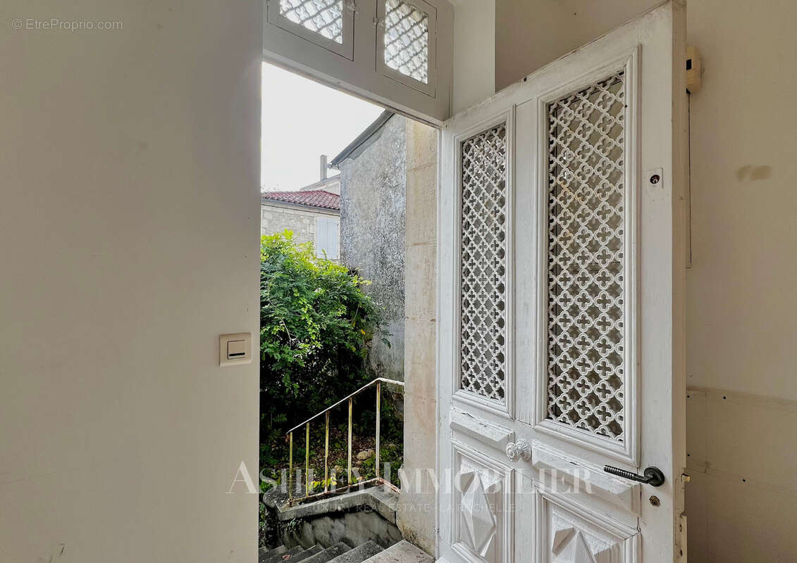 Maison à LE GUE-DE-VELLUIRE