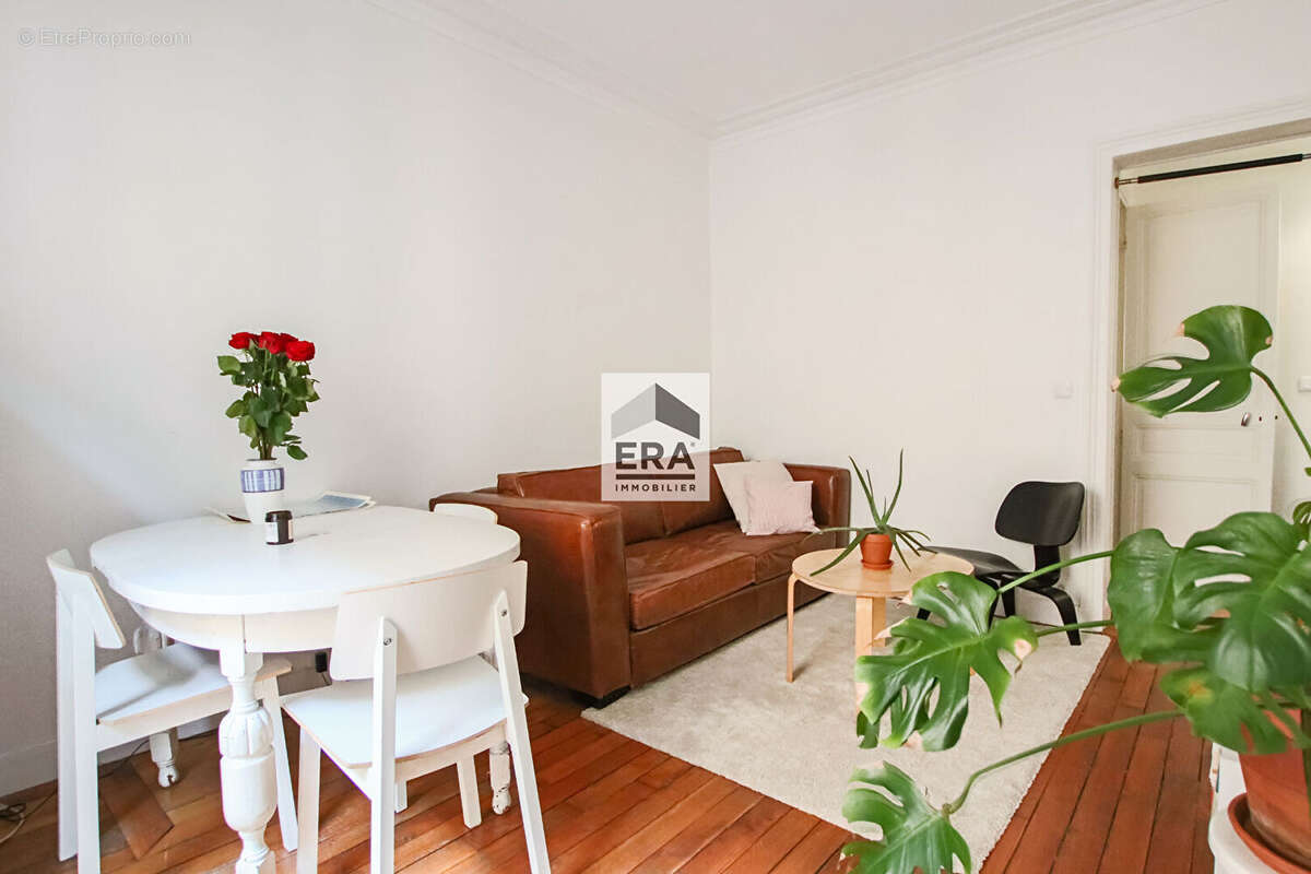 Appartement à PARIS-14E