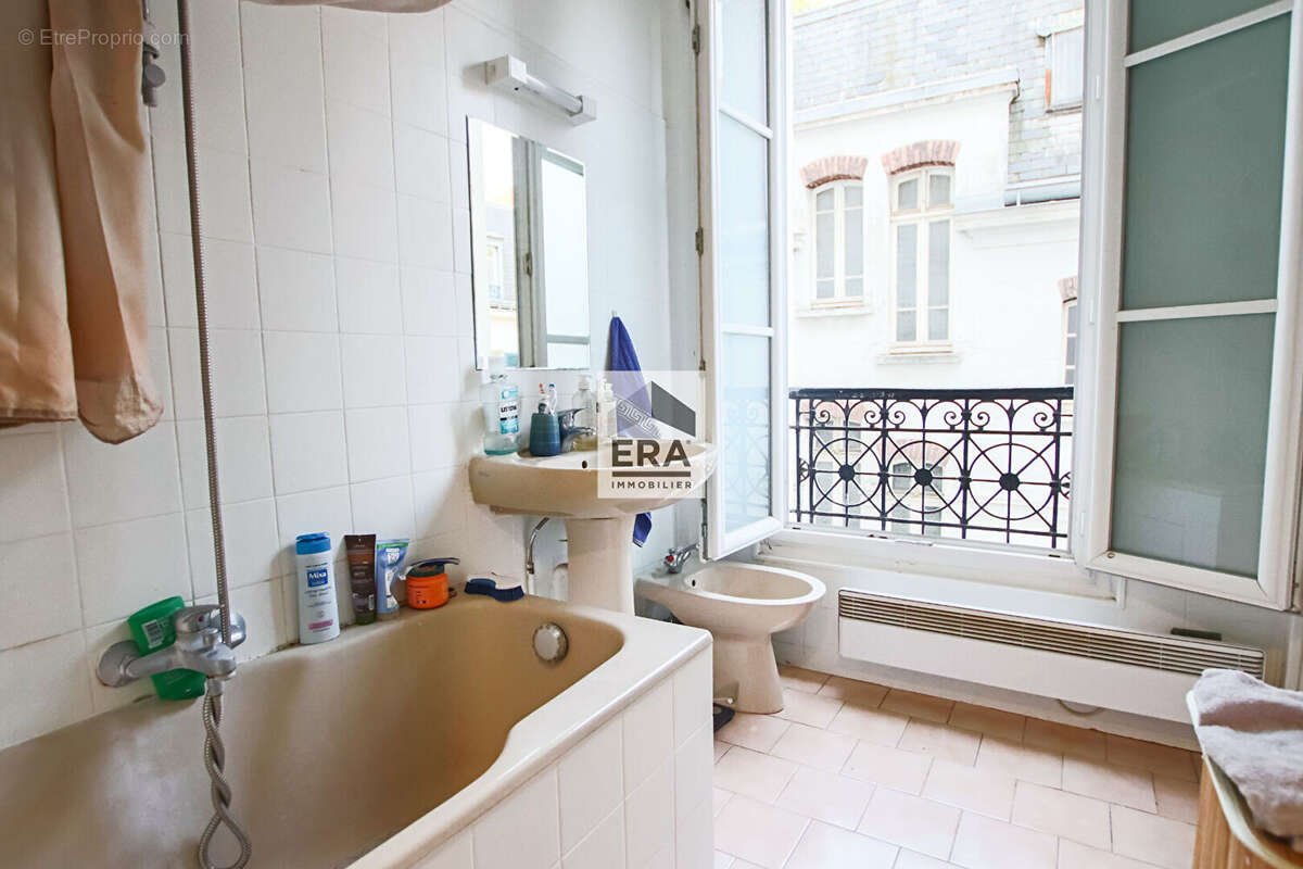 Appartement à PARIS-14E