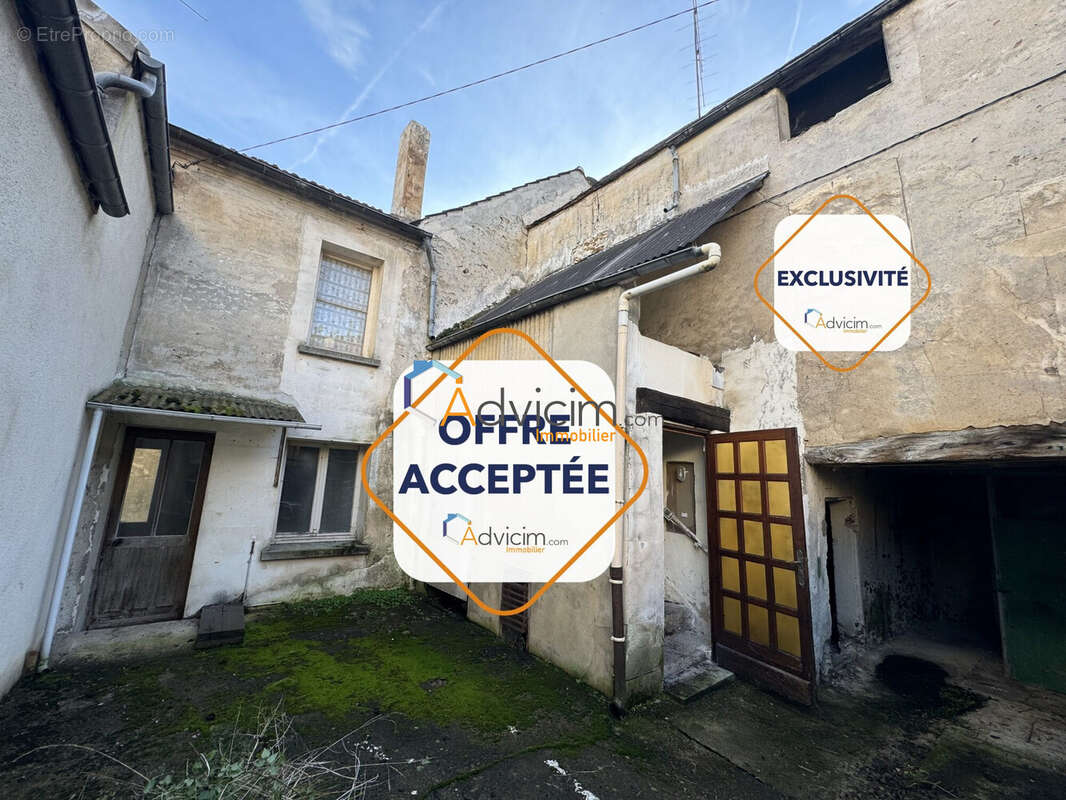 Maison à CROUTTES-SUR-MARNE