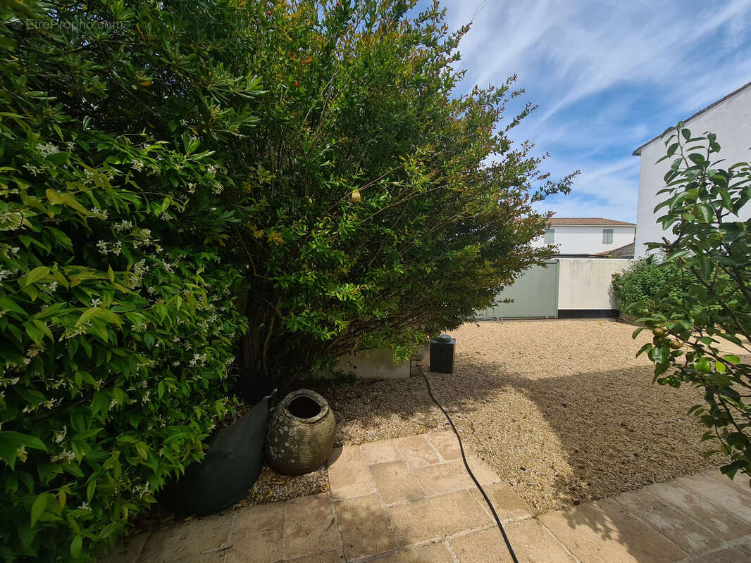 Maison à SAINT-CLEMENT-DES-BALEINES